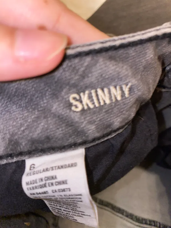 American Eagle “Skinny” Jeans - Image 4