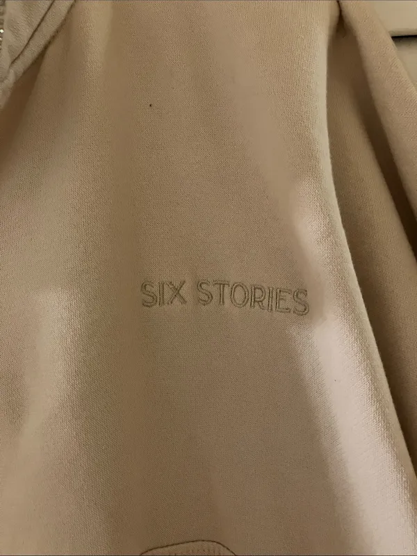 Six Stories Wife Quarter Zip Sweatshirt in Champagne Large - Image 5