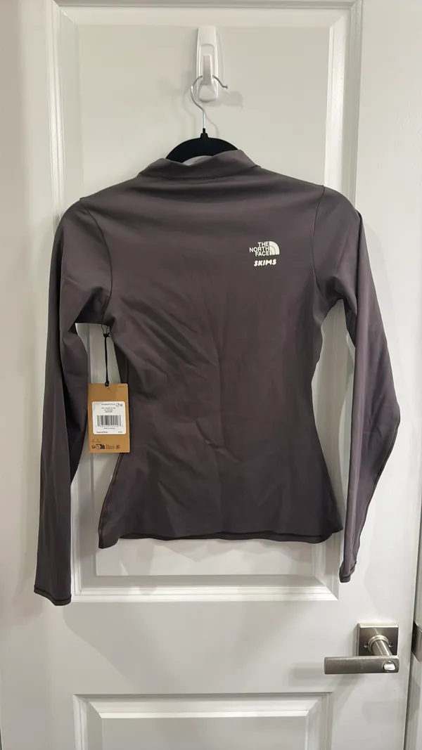 Skims Nike half zip - Image 4