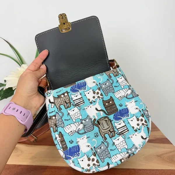New Small Crossbody bag with‎ cat prints Brown - Image 3