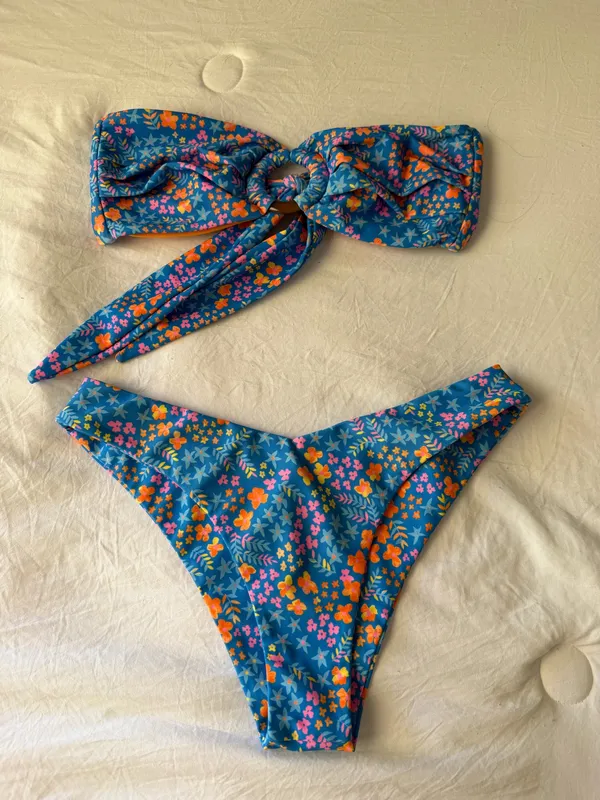 Kulani Kinis Bandeau Top and V cut bottoms Bikini Set - Image 2