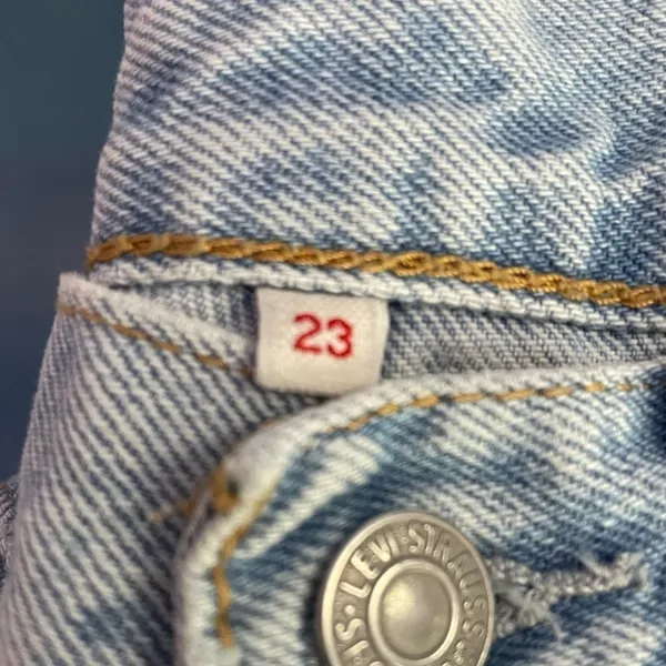 Levi's Distressed Rigid Denim Straight Leg Jeans in Light‎ Blue Size 23 - Image 4