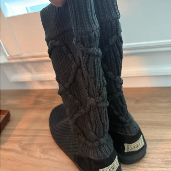 UGG Black Cable-Knit Boots Sz 7 - Image 2