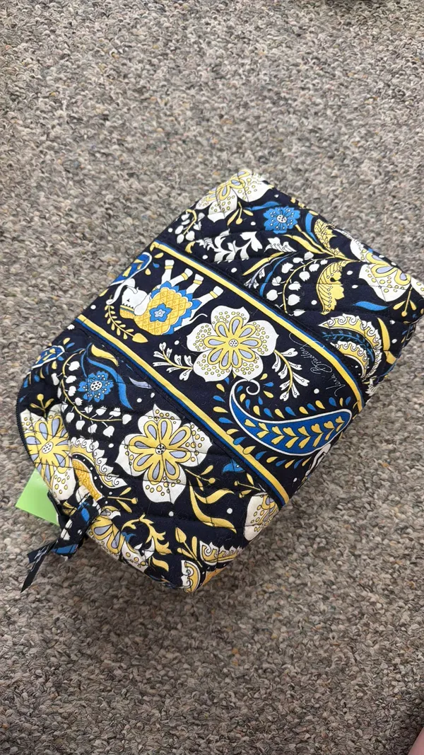 Vera Bradley Bag Makeup - Image 5