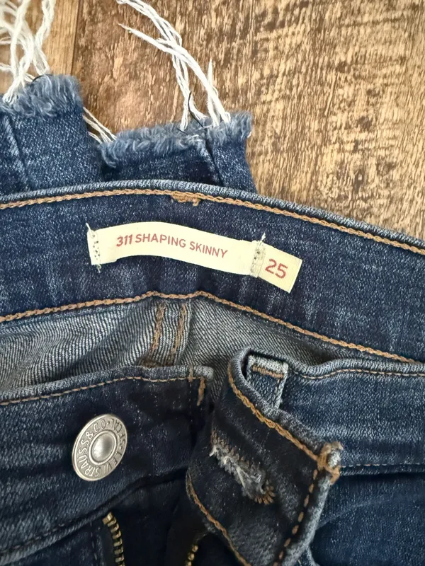 Levi’s Skinny Jeans - Image 2