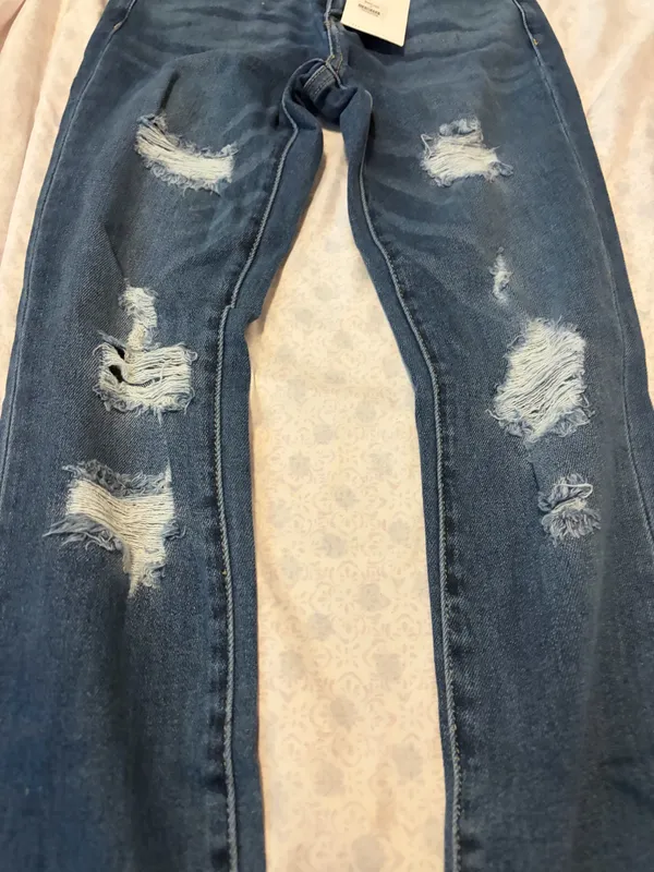 bnwt cello cropped skinny ripped jeans - Image 5
