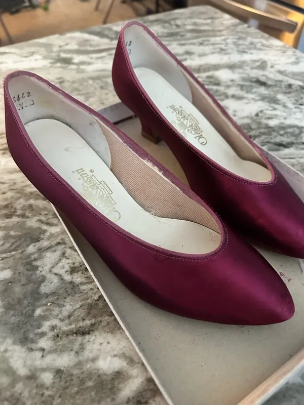 Vintage OLEG CASSINI Satin Pumps - Image 3
