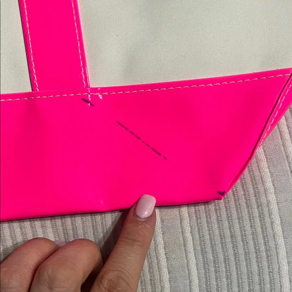 Juicy Couture Neon Pink and Cream Tote - Image 3