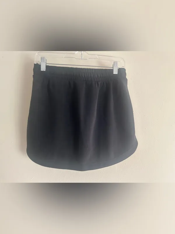 All in Motion Women's Airy Sleek Skort Black Small - Image 4