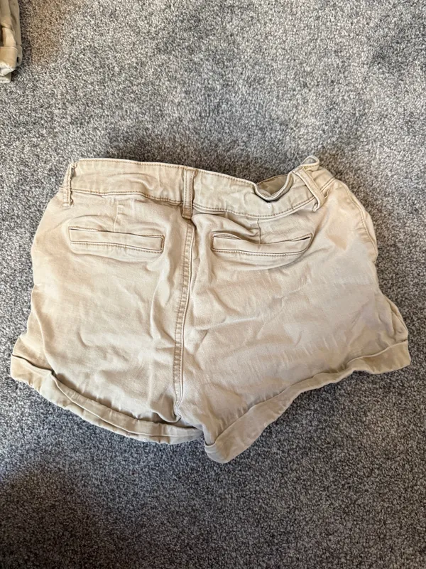 American Eagle Khaki Shorts - Image 4