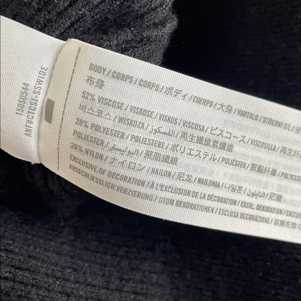 Abercrombie & Fitch Black V-Neck Sweater - Image 6
