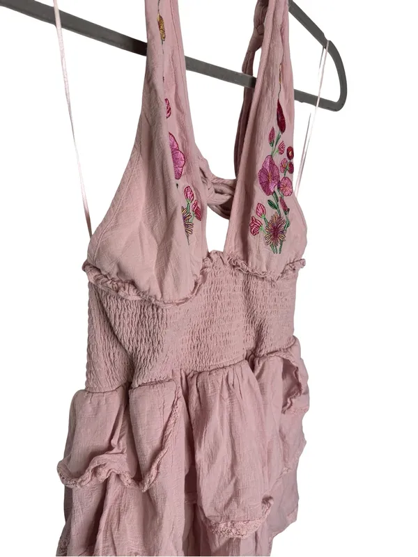 ✨ Olivaceous Size L Pink Floral Embroidered Halter Tiered Mini Dress 🌸✨‎ - Image 3