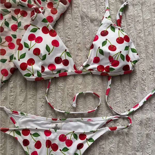 Cherry Print Bikini Set with Sarong White Size M - Image 2