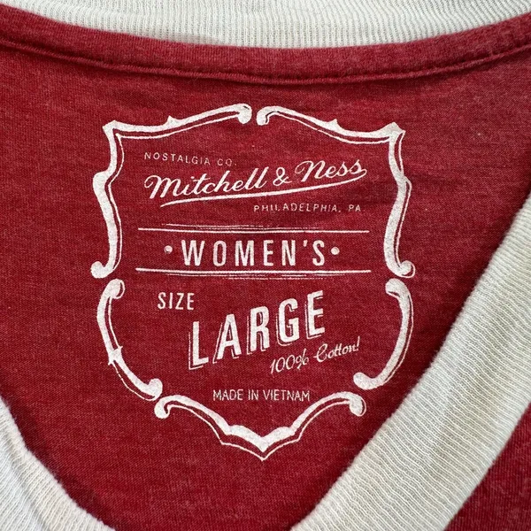 Washington Capitals Mitchell & Ness Tee Shirt Women's LG V-Neck Distressed Retro - Image 3