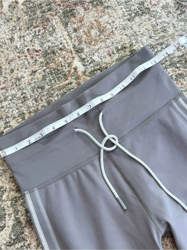 Vuori Daily Sport Legging Size Medium Smoke - Image 10