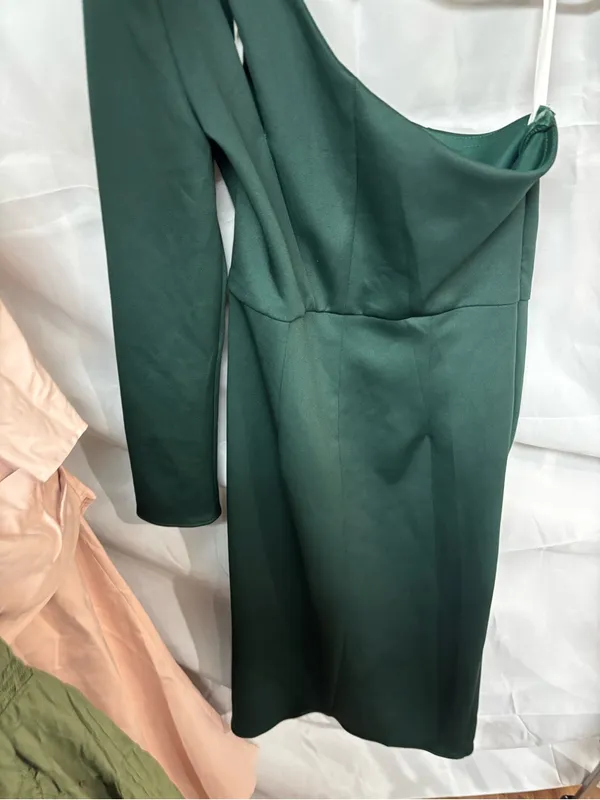 Elegant One-Shoulder Dark Green Midi Dress - Image 4
