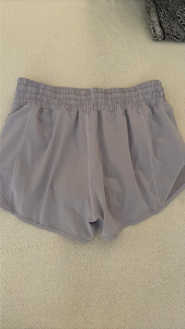 Lululemon Hotty Hot 2.5" High-Rise Shorts - Image 2