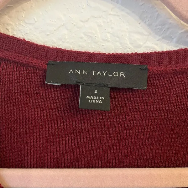 Ann Taylor Wool Blend‎ Short Sleeve Peplum Sweater Small Burgundy Maroon - Image 4