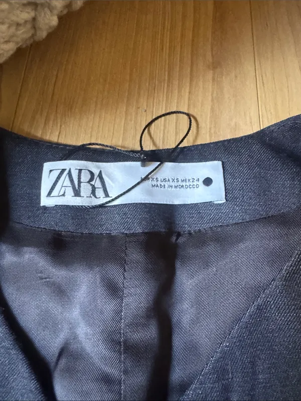 Zara Black Sleeveless Tailored Button Vest - Image 2