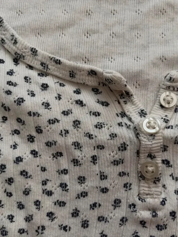 Brandy Melville White and Blue Floral T-Shirt One Size - Image 4