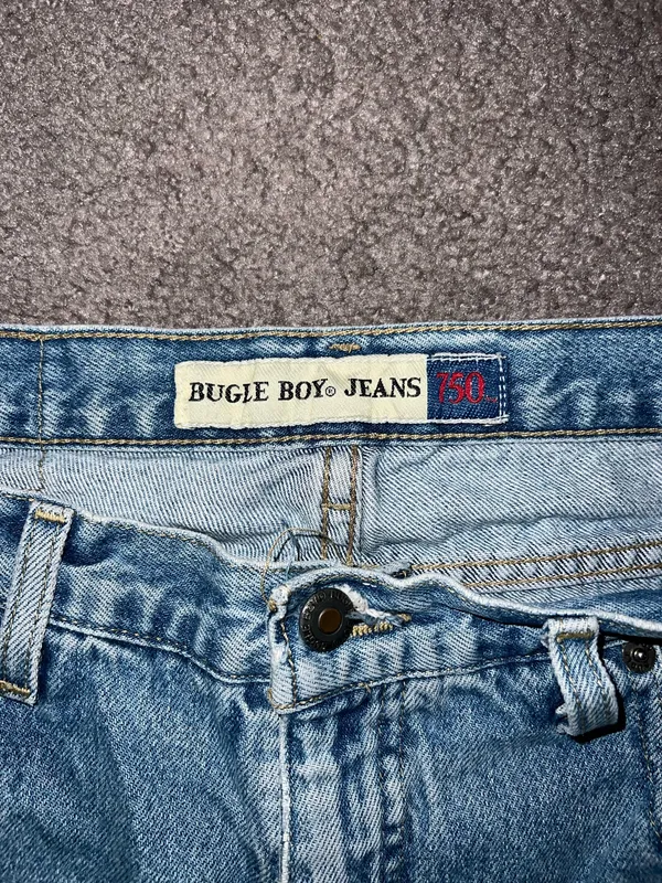 Vintage 90s Bugle Boy Distressed Denim Shorts - Image 3