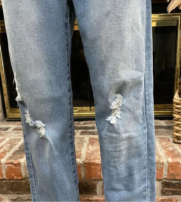 NWOT juniors skinny distressed high rise light wash jeans - Image 4