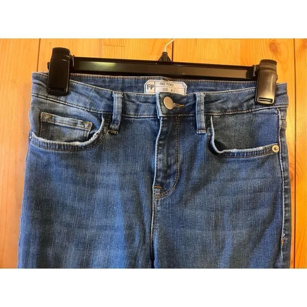 Free People, distressed jeans, size 25 ￼(1665) - Image 3
