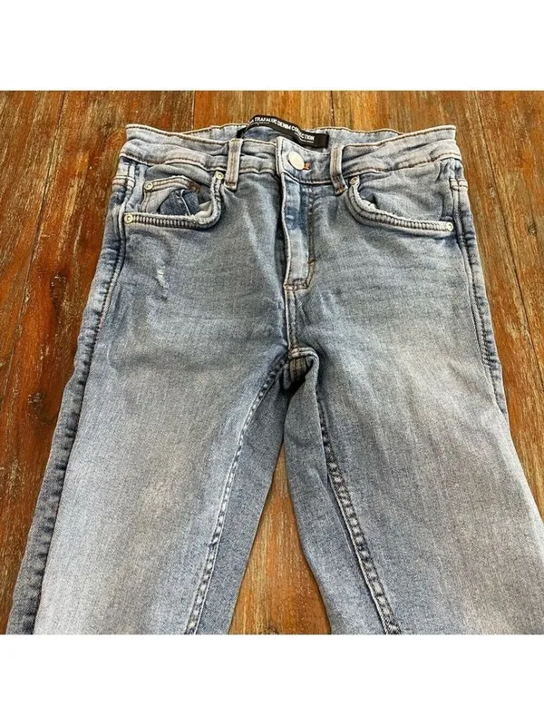 Zara Straight Leg Light Blue Denim Jeans Size 2 Distressed - Image 5