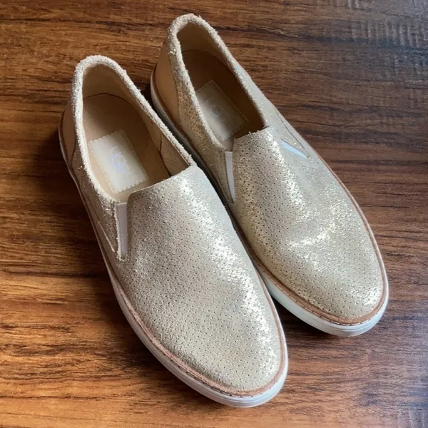 UGG Adley perforated stardust‎ slip on shoes gold size 6 - Image 2