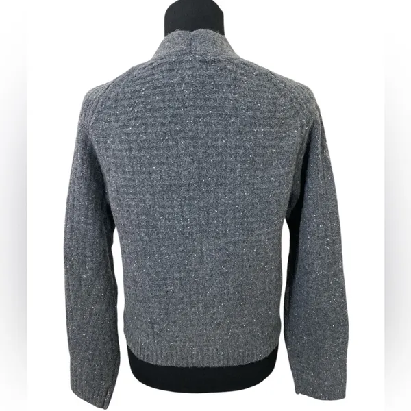 Everyday Basic Staple Universal Thread Thick Cozy Gray V Neck Cardigan Sweater - Image 2