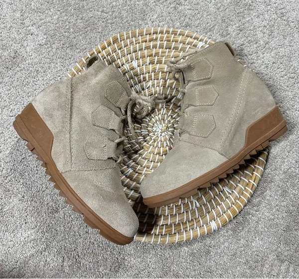 Sorel Women’s Evie Lace-Up Waterproof Suede Ankle Bootie Casual in Beige 7.5 - Image 3