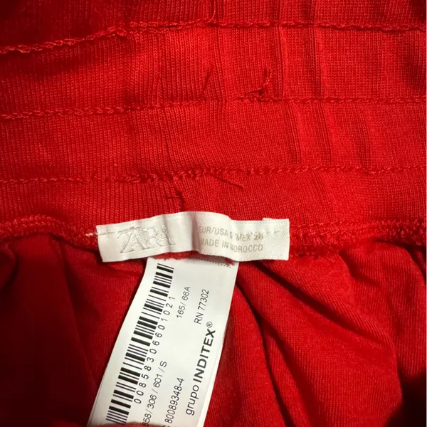 Zara Bold Red Textured Bubble Skirt - Image 2