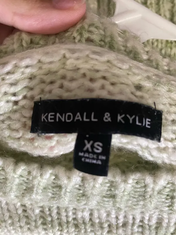 Green Kendall + Kylie Sweater Cropped - Image 2