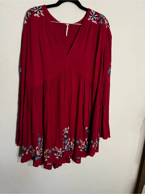 Free People Te‎ Amo Red Blue Floral Embroidered V Neck Babydoll Mini Dress - Image 2