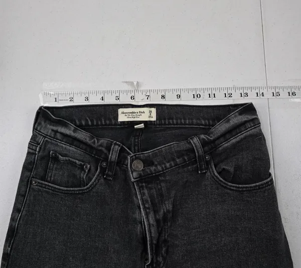 Abercrombie 90s Slim Straight Ultra High-Rise Jeans - Image 4