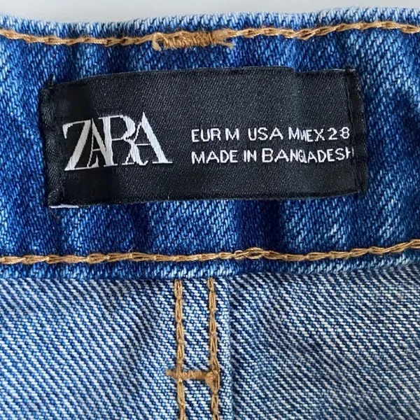 Zara Blue Denim Mini Skirt Raw Hem‎ High Waisted Medium Wash Size 28/M - Image 3