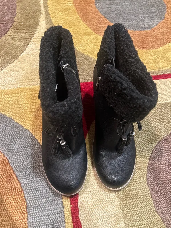Brand New G.H. Bass Carroll Booties Boots Shoes Black Faux Fur Wedges Size 9 1/2 - Image 5