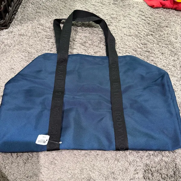 NWT Bath & Body Works Men’s Navy Blue Duffle Bag - Image 4