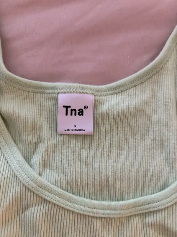 Aritzia TNA Tank Cropped - Image 2