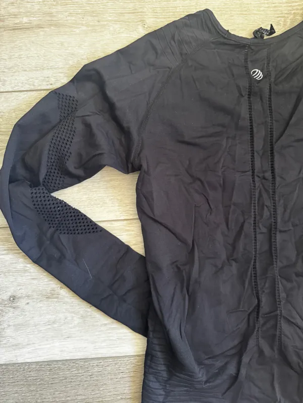MPG Black Long-Sleeve Performance Tee with Mesh Panels - Image 4