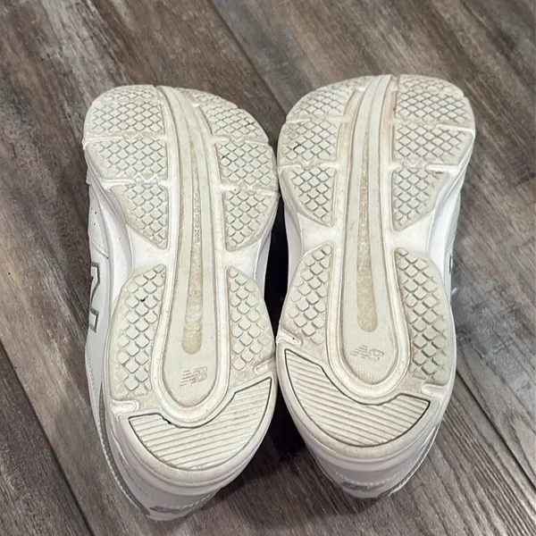 Women’s White New Balance 411 size 10 - Image 9