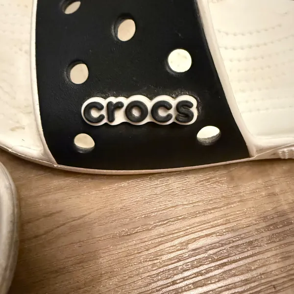 Crocs Classic Slide Sandals White Black with Charms Comfort‎ Slip On Sz 7 - Image 7