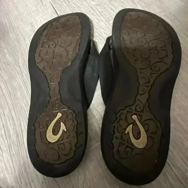 Olukai Flip Flops Sandals Slippers Black Size‎ 40 $90 Size 10 - Image 5