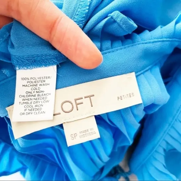 ANN‎ TAYLOR Loft Blue Pleated Sleeveless Blouse PS - Image 6
