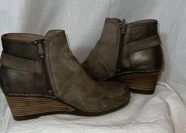 Dansko ankle leather boot, metallic green and suede size 40 - Image 3
