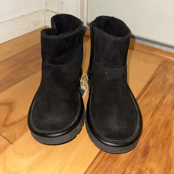 Women's May Suede Booties with Memory Foam Insole - Universal Thread™ Black Sz 6 - Image 2