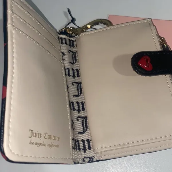 Juicy Couture Heart Design Valentines‎ Day Wallet - Image 4