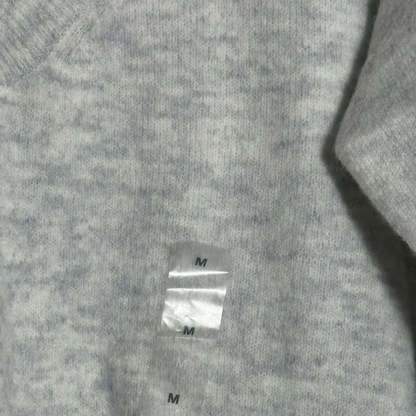 GAP Light Gray Off-the-Shoulder Sweater - Image 5