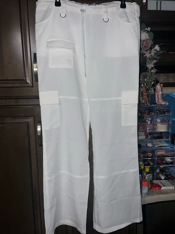 White Fox Boutique Headsprung Cargo Pants - Image 10