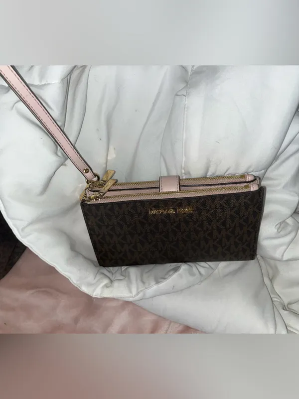 Michael Kors Logo Wallet - Image 2